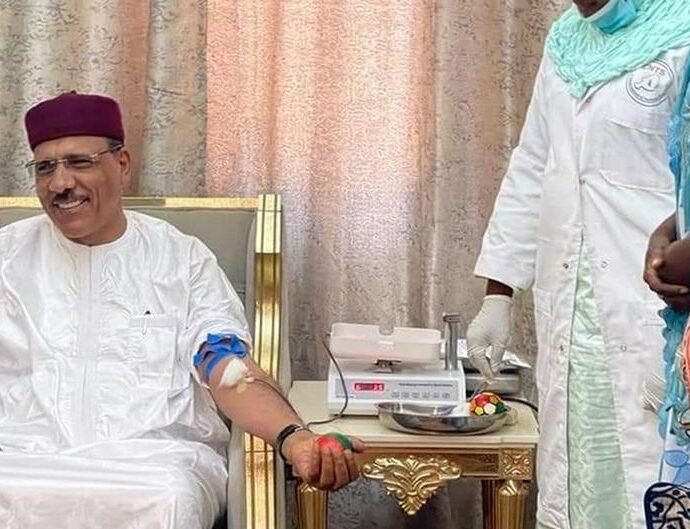 Sojojin Nijar Suna Tsare Mohamed Bazoum A Matsayin Garkuwa – Lauyoyi Sun Bayyana Hali