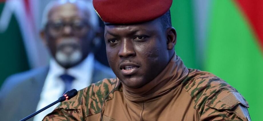 Burkina Faso Ta Dakatar Da Ayyukan Kungiyoyin Ketare Hudu, Ta Soke Lasisinsu