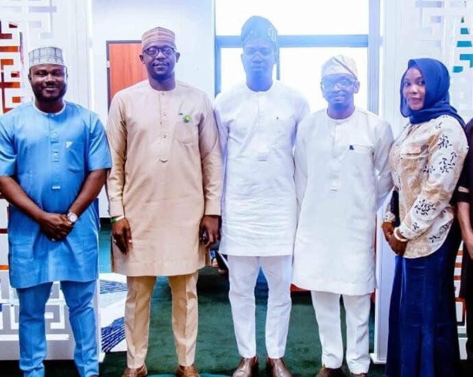 ‘Yan Majalisar Tarayya Sun Amince da Shirin Horar da Matasa na PRNigeria, Sun Yi Alkawarin Tallafawa ‘Yan Majalisar Tarayya Sun Amince da Shirin Horar da Matasa na PRNigeria, Sun Yi Alkawarin Tallafawa