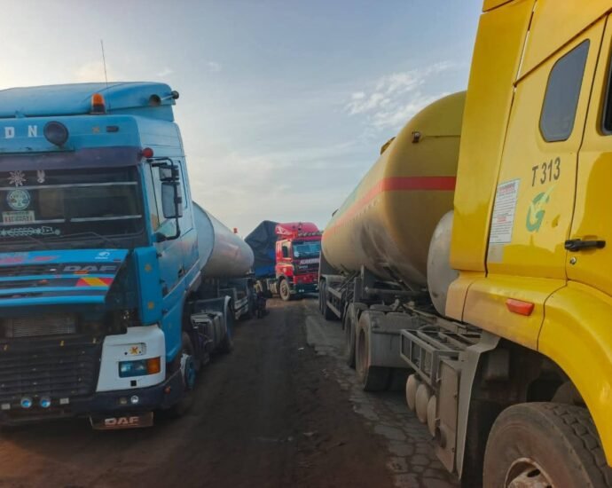 Cunkoson Motoci Ya Tsaurara Hanyar Okpella-Okene, Matafiya Sun Tsaya Fiye Da Kwana