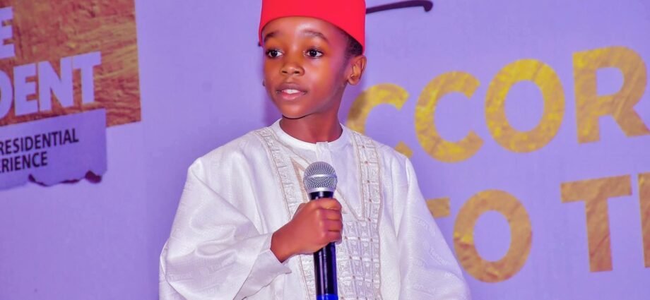 Yaron Buhari Ya Rera Waƙar Soyayya Ga Marigayi Shugaba Muhammadu Buhari Yaron Buhari Ya Rera Waƙar Soyayya Ga Marigayi Shugaba Muhammadu Buhari