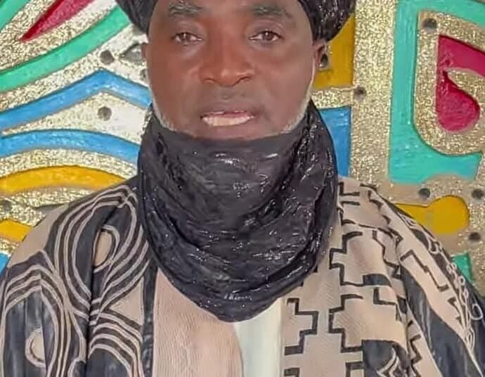 Jami’an Fadar Kano Sun Kai Sarki Sanusi II Kotu Kan Korar Da Gidajensu Jami’an Fadar Kano Sun Kai Sarki Sanusi II Kotu Kan Korar Da Gidajensu