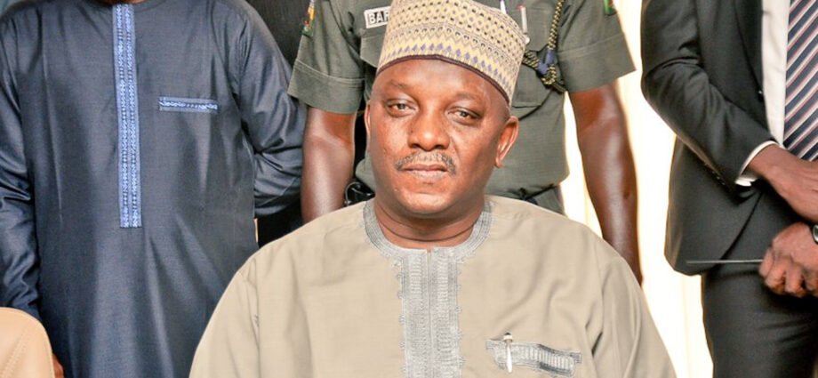 Tsohon Ministan Wutar Lantarki Saleh Mamman Da Wasu Bakwai Suna Fuskantar Tuhumar Zamba Naira Biliyan 31 Daga EFCC