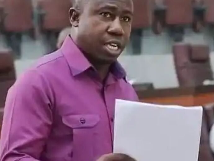 Dan Majalisar Wakilai Mark Esset Daga Akwa Ibom Ya Bar PDP Ya Shiga APC