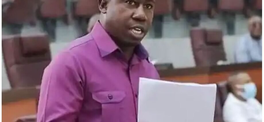 Dan Majalisar Wakilai Mark Esset Daga Akwa Ibom Ya Bar PDP Ya Shiga APC Dan Majalisar Wakilai Mark Esset Daga Akwa Ibom Ya Bar PDP Ya Shiga APC