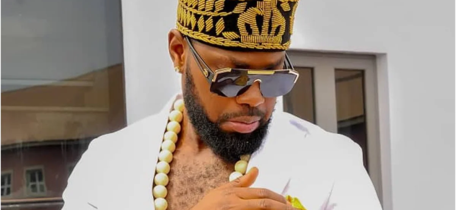 Dan wasan Nollywood Jerry Williams an kama a Delta yayin da abokin wasan ya yi zargin cin amana da kudi Dan wasan Nollywood Jerry Williams an kama a Delta yayin da abokin wasan ya yi zargin cin amana da kudi