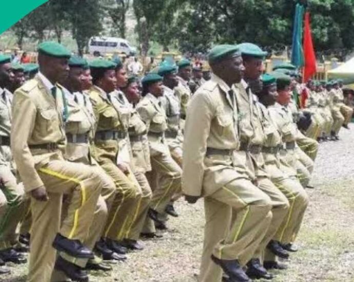 Gwamnatin Tarayya Ta Kore Ma’aikata 15, Ta Rage Daraja Wasu 59 A Hukumar Gyaran Hali