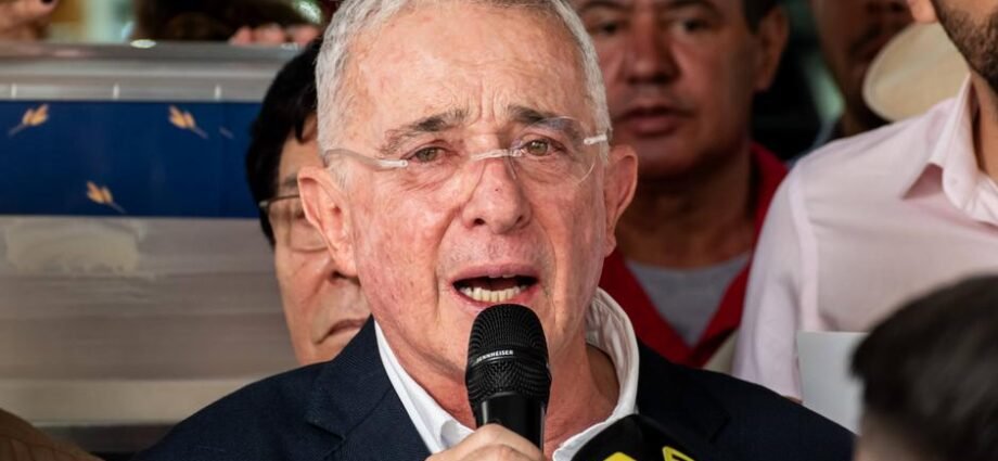 Kotu Ta Yanka Wa Tsohon Shugaban Colombia Alvaro Uribe Hukuncin Daurin Shekaru 12