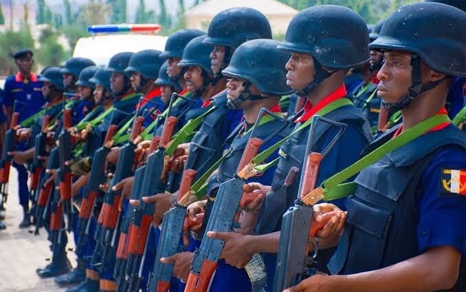 Wani Mutum Da Ake Zargi Da Kashe Jami’in NSCDC Ya Mutu Bayan Ya Yi Tsalle Daga Motar Hukuma A Jigawa Wani Mutum Da Ake Zargi Da Kashe Jami’in NSCDC Ya Mutu Bayan Ya Yi Tsalle Daga Motar Hukuma A Jigawa