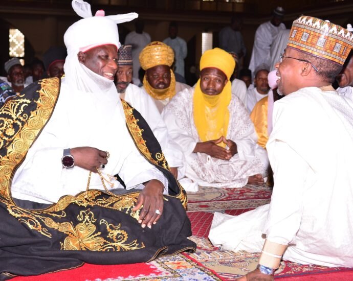 Uban Amarya, Alhaji Yusuf Mato, Na Mika Sakon Godiya Zuwa Ga Bakin Da Suka Samu Halartar Daurin Auren ‘Yarsa a Abuja