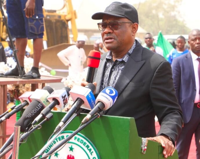 Ministan FCT Wike Ya Yi Barazanar Soke Takardun Izinin Gine-gine (C of O) Ga Wadanda Suka Keta Ka’idojin Amfani da Filaye