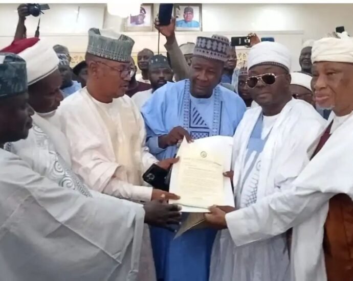 Gwamnan Kebbi Ya Naɗa Sanusi Mika’il Sami A Matsayin Sabon Sarkin Zuru