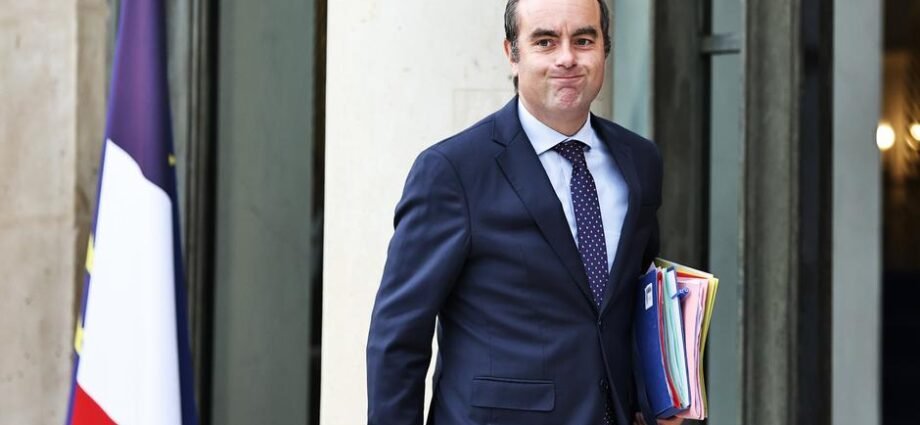 Sabon Firaministan Faransa Gabriel Attal Ya Rantsar Da Sabuwar Ma’aikatarsa, Yana Kokarin Kawo Karshen Rikicin Siyasa Sabon Firaministan Faransa Gabriel Attal Ya Rantsar Da Sabuwar Ma’aikatarsa, Yana Kokarin Kawo Karshen Rikicin Siyasa