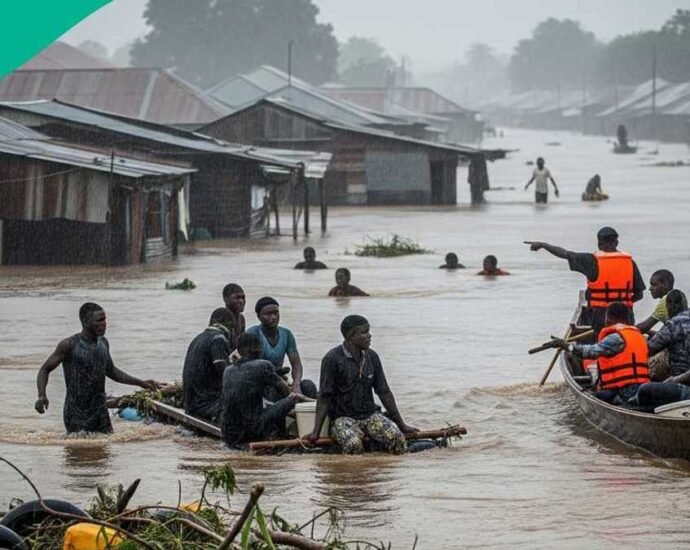 Ambaliyar Ruwa Ta Rikita Rayuwar Jama’a a Kaduna, Sama Da Iyalai 500 Sun Rasa Matsuguni Ambaliyar Ruwa Ta Rikita Rayuwar Jama’a a Kaduna, Sama Da Iyalai 500 Sun Rasa Matsuguni