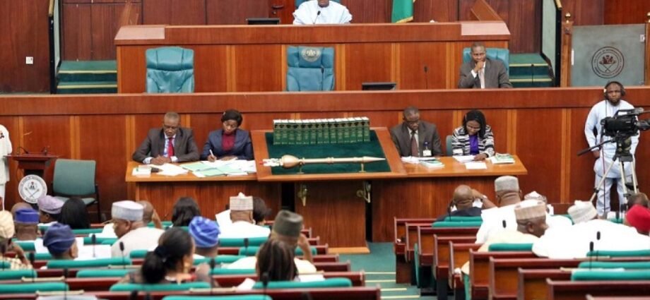 ‘Yan Majalisar Wakilai Na ‘Yan Tsiraru Suna Zargi Harin Makarantar Katolika A Jihar Niger, Suna Kira Ga Gwamnatin Tarayya Da Ta Gaggauta Ceto Wadanda Abin Ya Shafa