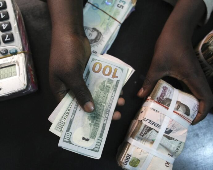 Naira Ta Fadi Kasa Da Dala 1,475 a Kasuwar Aboki: Yadda Kudin Kasa Ke Tasowa a Shekarar 2025 Naira Ta Fadi Kasa Da Dala 1,475 a Kasuwar Aboki: Yadda Kudin Kasa Ke Tasowa a Shekarar 2025