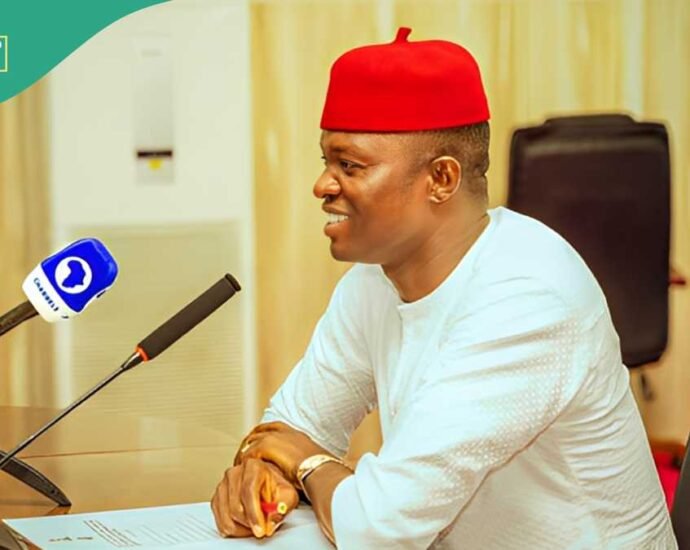 Gwamna Nwifuru Ya Ba Ma’aikata Alawus N150,000: Alheri Ko Siyasa?