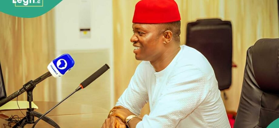 Gwamna Nwifuru Ya Ba Ma’aikata Alawus N150,000: Alheri Ko Siyasa?