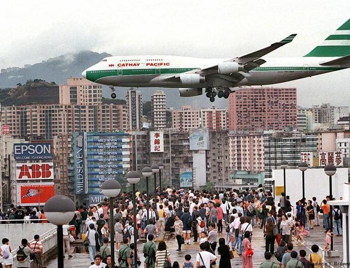 Fasinja Ya Yi Ƙoƙarin Bude Ƙofar Jirgin Sama A Lokacin Tashi: Abin Tunani Kan Tsaron Jiragen Sama Fasinja Ya Yi Ƙoƙarin Bude Ƙofar Jirgin Sama A Lokacin Tashi: Abin Tunani Kan Tsaron Jiragen Sama