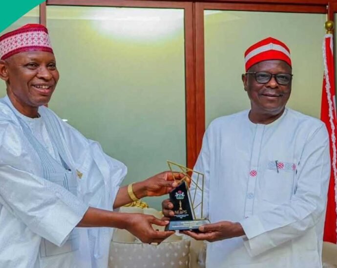 Rikicin Siyasa a Kano: Yadda Jita-jitar Sauya Shekar Gwamna Abba Ke Tsoratar da Makomar Kwankwasiyya da Zaben 2027 Rikicin Siyasa a Kano: Yadda Jita-jitar Sauya Shekar Gwamna Abba Ke Tsoratar da Makomar Kwankwasiyya da Zaben 2027