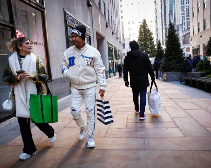 Haushin Farashin Kayayyaki Ya Karkasa Al’adun Buɗe Ido: Yadda Iyalai Ke Tsare Kuɗi A Cikin Wani Tattalin Arziki Mai Tsanani Haushin Farashin Kayayyaki Ya Karkasa Al’adun Buɗe Ido: Yadda Iyalai Ke Tsare Kuɗi A Cikin Wani Tattalin Arziki Mai Tsanani