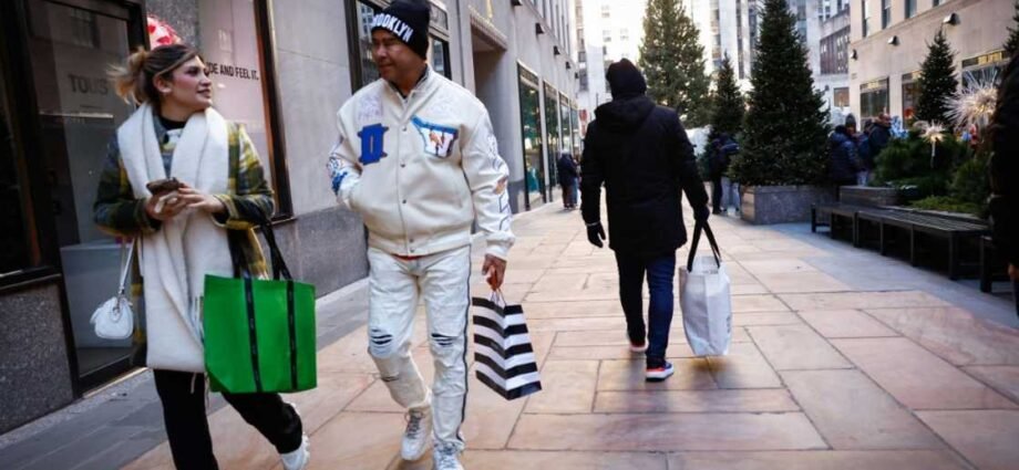 Haushin Farashin Kayayyaki Ya Karkasa Al’adun Buɗe Ido: Yadda Iyalai Ke Tsare Kuɗi A Cikin Wani Tattalin Arziki Mai Tsanani