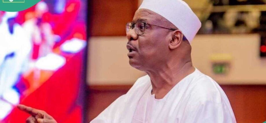 Rikicin Dokokin Haraji: Sanata Ndume Ya Kira Tinubu Ya Dakatar, Yana Fargabar Tsarin Doka