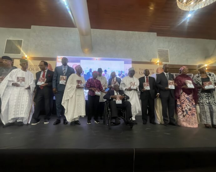 Bikin Littafin Asiodu: Yadda Tsoffin Shugabanni Suka Yi Kira Ga Komawar Nagartar Mulki Bikin Littafin Asiodu: Yadda Tsoffin Shugabanni Suka Yi Kira Ga Komawar Nagartar Mulki