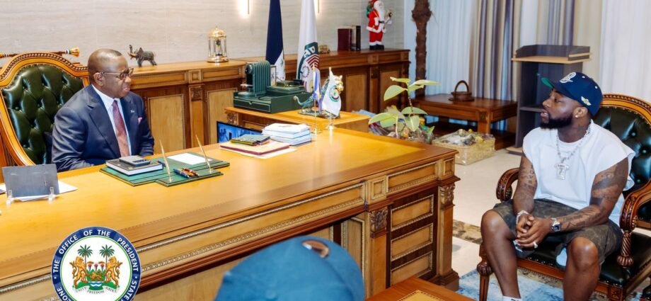 Davido Ya Ziyarci Shugaba Bio A Saliyo Leone: ‘Gida Na Ta Biyu’ Da Haɗin Kai Tsakanin Mawaki Da Jiha