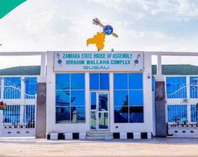 Rikicin Siyasa a Zamfara: ‘Yan Majalisa 6 Sun Bar PDP, Suna Zargin Majalisa Ta Zama Hannun Gwamna Rikicin Siyasa a Zamfara: ‘Yan Majalisa 6 Sun Bar PDP, Suna Zargin Majalisa Ta Zama Hannun Gwamna